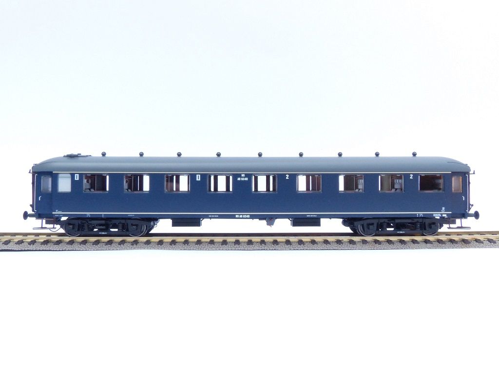 NS AB6240 Berlinerblau, graues Dach